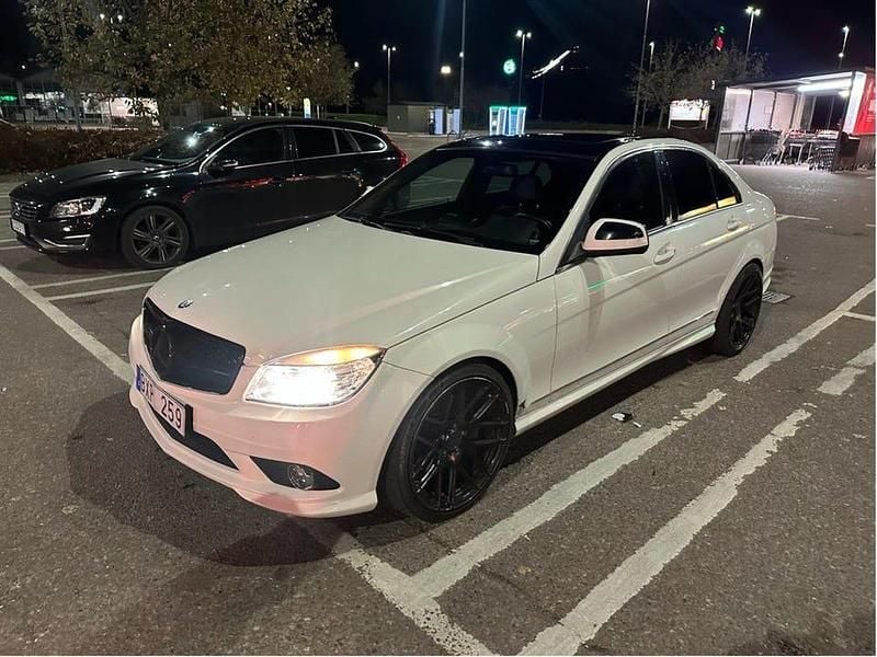 Begagnad Mercedes C350 272 HK (200 kW) 2008 Vit Sedan