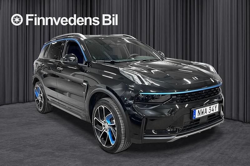 Begagnad Lynk & Co 01 264 HK (194 kW) 2023 Svart SUV