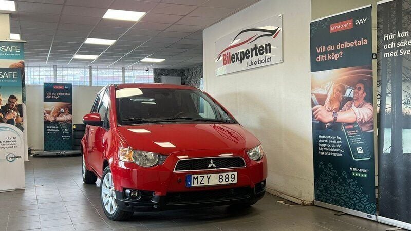 Röd Begagnad 2012 Mitsubishi Colt Halvkombi | 49 900 kr (Marknadspris) - Bild 1/4