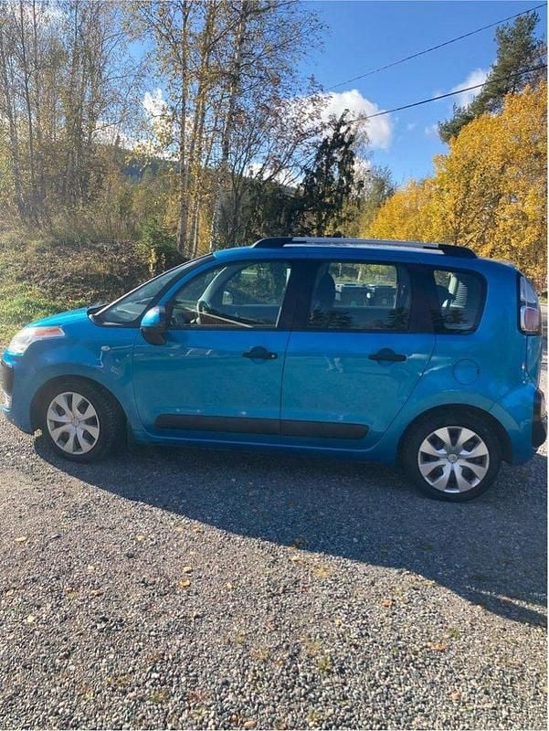 Blå Begagnad 2010 Citroën C3 Picasso Minibuss | 35 000 kr (Marknadspris) - Bild 1/4