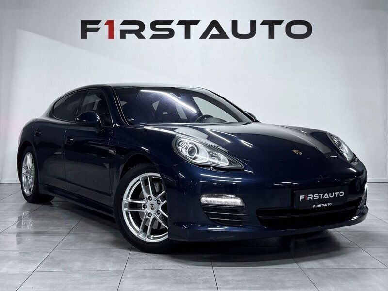 Mörkblå Begagnad 2010 Porsche Panamera Sedan | 259 900 kr - Bild 1/4