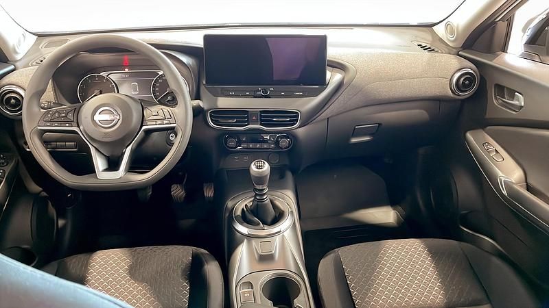 Begagnad Nissan Juke Acenta 115 HK (84 kW) 2024 Vit SUV