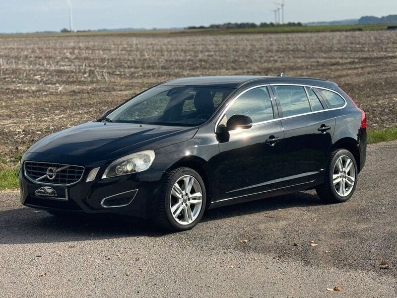 Svart Begagnad 2010 Volvo V60 Momentum Kombi | 84 500 kr (Bra pris) - Bild 1/4