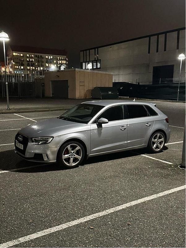 Silver Begagnad 2018 Audi A3 Sportback Proline Halvkombi | 149 000 kr (Marknadspris) - Bild 1/4