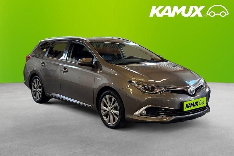 Mörkgrå (grå) Begagnad 2017 Toyota Auris Touring Sports Kombi | 149 800 kr (Marknadspris) - Bild 1/3
