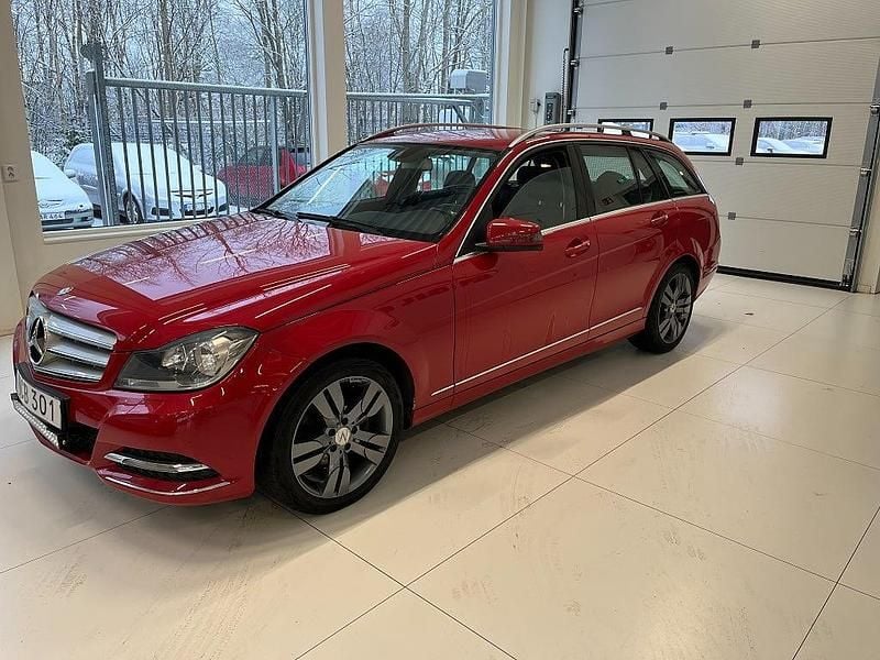 Röd Begagnad 2011 Mercedes C180 Avantgarde Kombi | 69 900 kr (Bra pris) - Bild 1/4