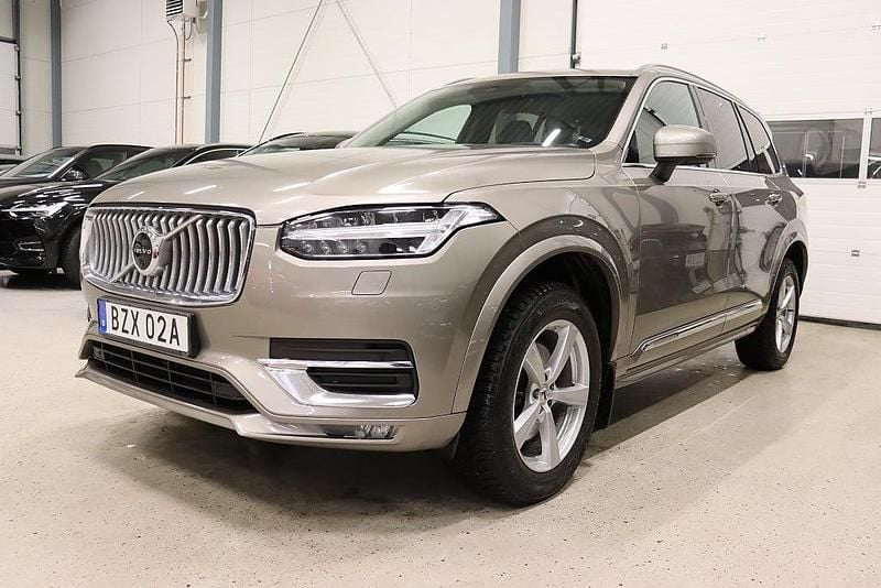 Grå Begagnad 2019 Volvo XC90 Inscription SUV | 499 900 kr (Marknadspris) - Bild 1/4
