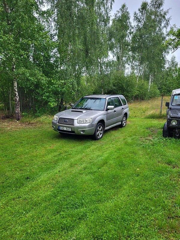 Grå Begagnad 2006 Subaru Forester SUV | 14 999 kr - Bild 1/4