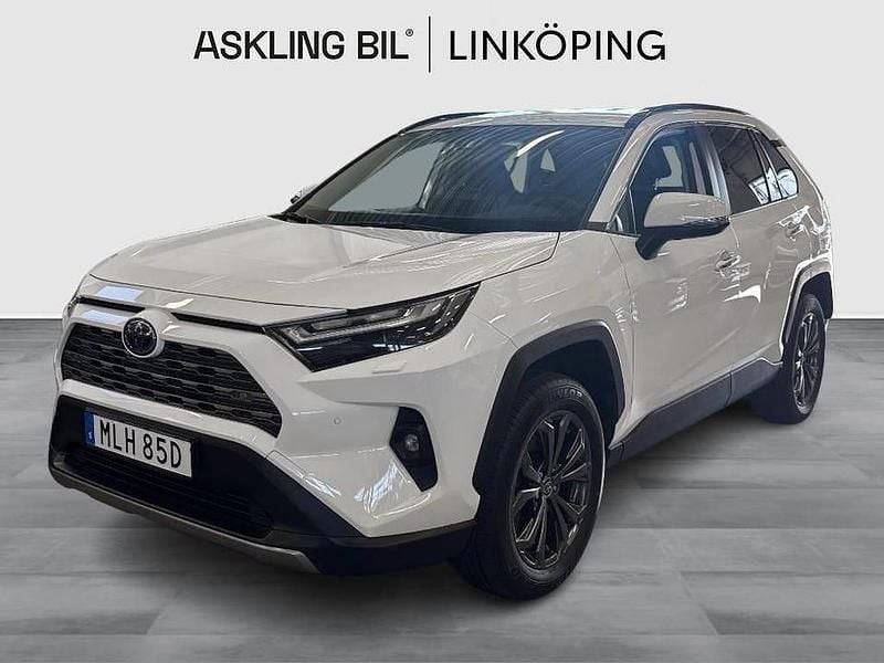 Vit Begagnad 2023 Toyota RAV4 Hybrid Executive SUV | 415 000 kr (Marknadspris) - Bild 1/4