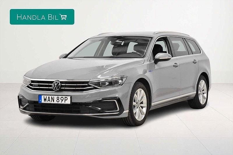 Grå Begagnad 2023 VW Passat GTE Kombi | 269 900 kr (Bra pris) - Bild 1/4