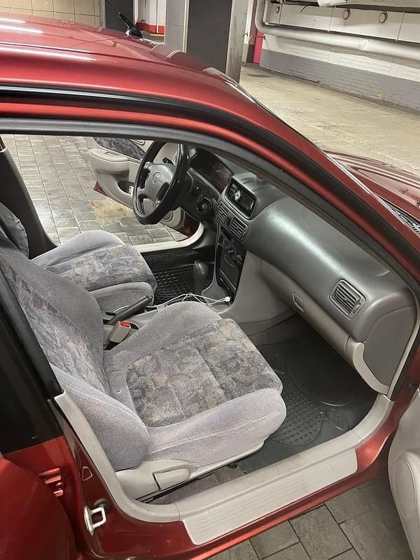 Begagnad Toyota Corolla 107 HK (78 kW) 1998 Halvkombi