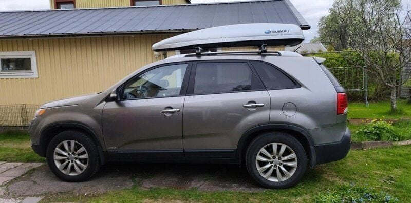 Grå Begagnad 2010 Kia Sorento SUV | 61 000 kr (Bra pris) - Bild 1/4