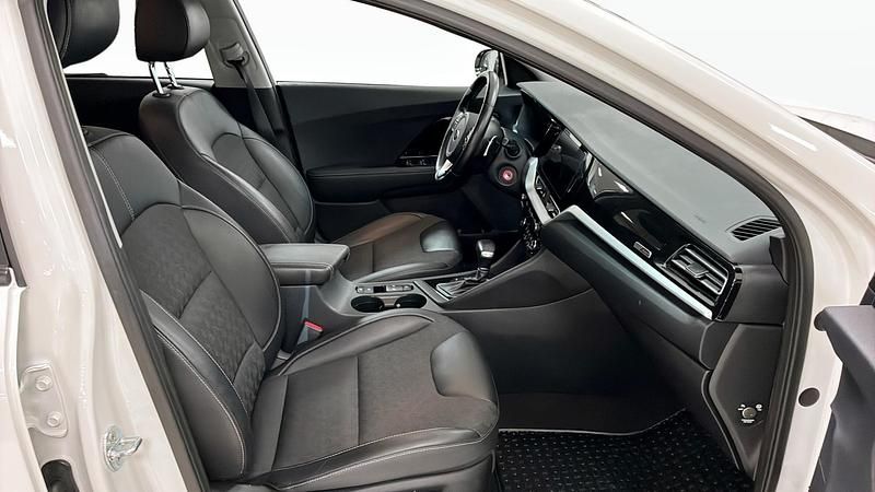 Begagnad Kia Niro 2021 Vit SUV