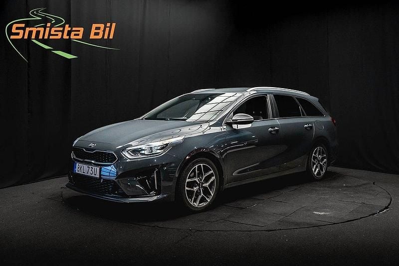 Grå Begagnad 2019 Kia Ceed GT-Line Kombi | 199 600 kr (Marknadspris) - Bild 1/3