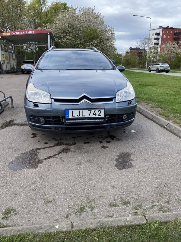 Grå Begagnad 2007 Citroën C5 Kombi | 25 000 kr (Marknadspris) - Bild 1/4