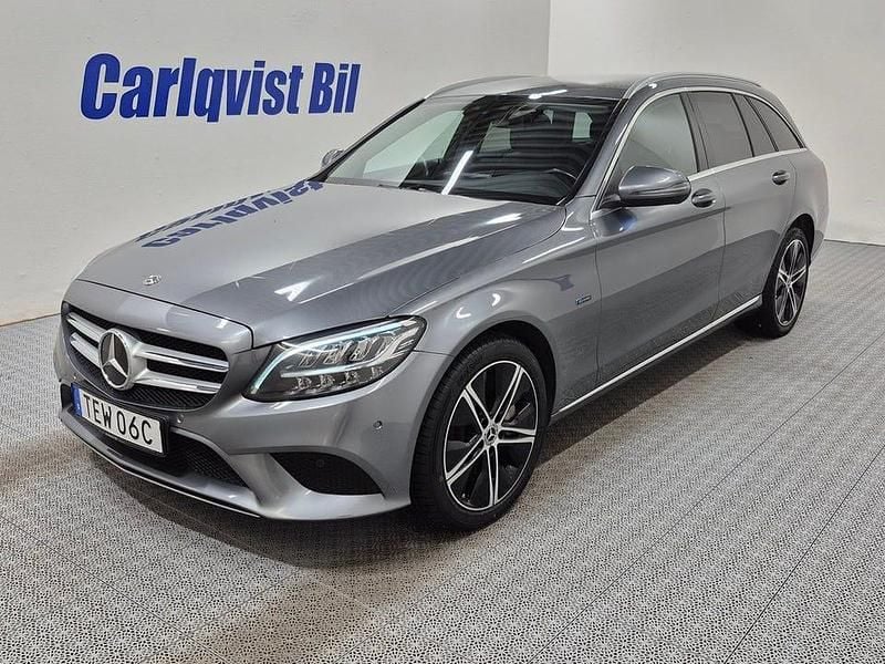 Selenitgrå metallic Begagnad 2021 Mercedes C300e Edition Kombi | 309 000 kr (Bra pris) - Bild 1/4