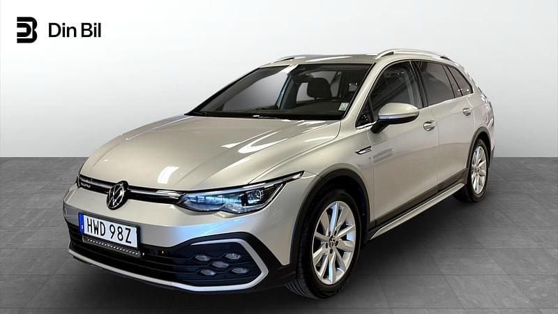 Silver Begagnad 2022 VW Golf Alltrack Kombi | 319 900 kr (Lite dyr) - Bild 1/4