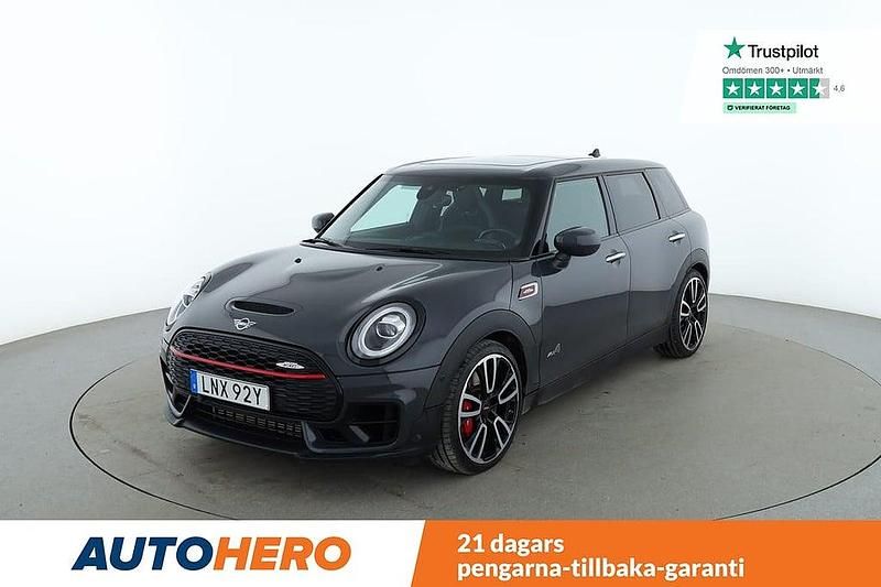 Grå Begagnad 2021 Mini John Cooper Works Clubman Kombi | 369 000 kr (Marknadspris) - Bild 1/4
