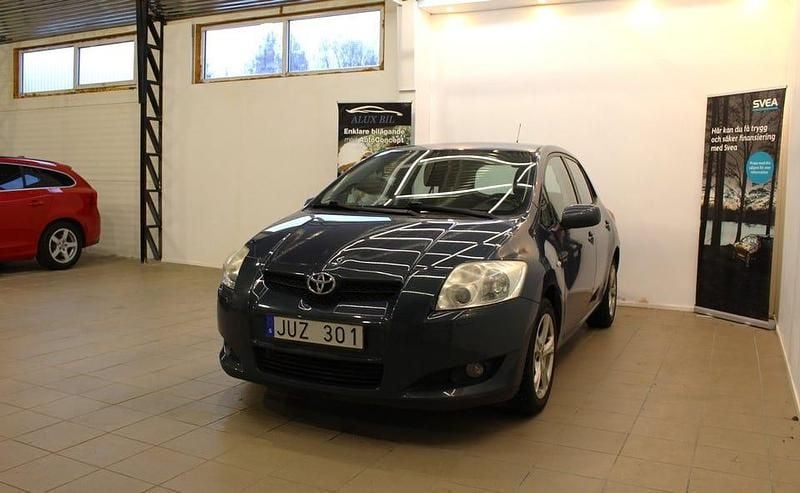 Begagnad Toyota Auris 132 HK (97 kW) 2009 Blå Halvkombi
