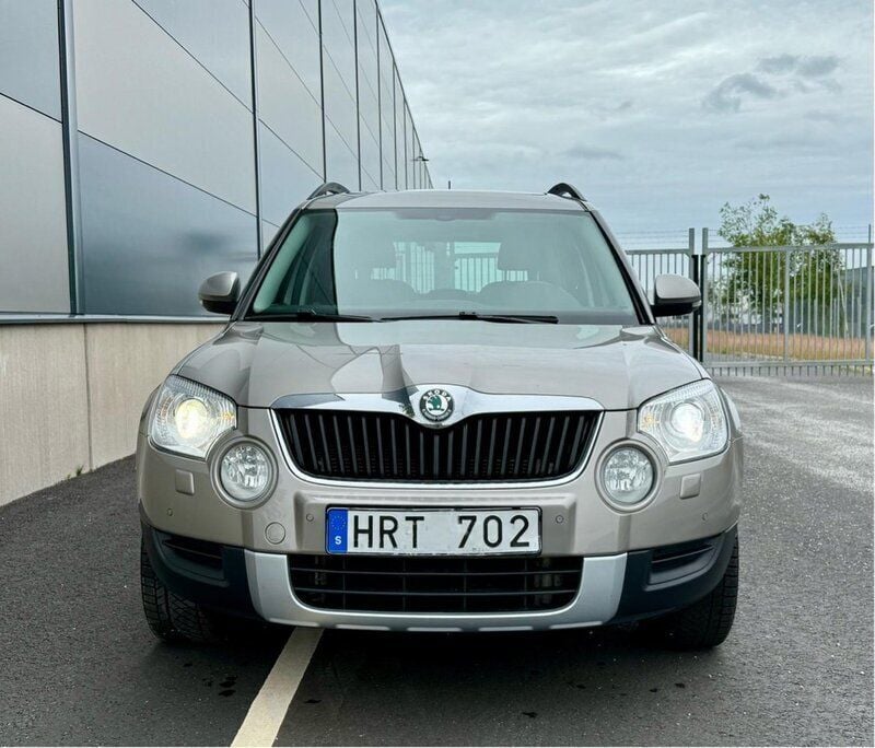 Brun Begagnad 2013 Skoda Yeti Business Line SUV | 114 999 kr (Marknadspris) - Bild 1/4