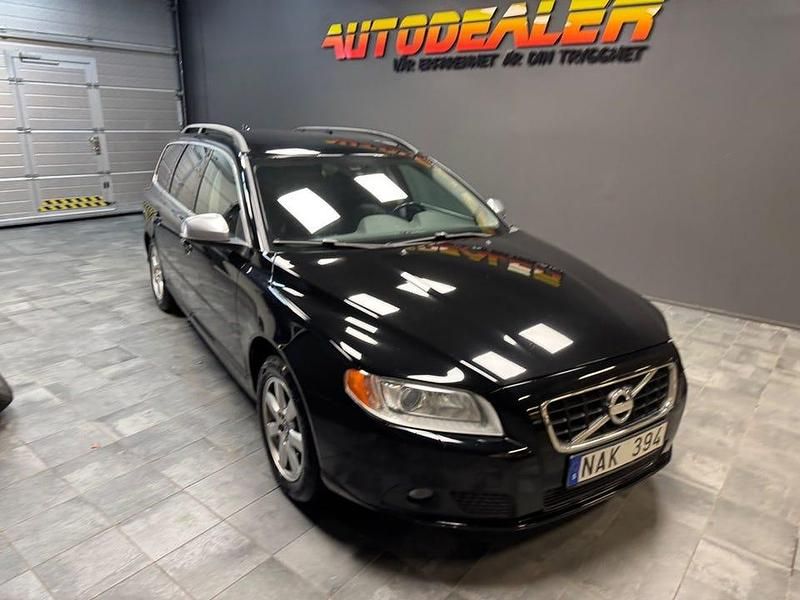 Svart Begagnad 2012 Volvo V70 Momentum Kombi | 54 900 kr (Marknadspris) - Bild 1/4