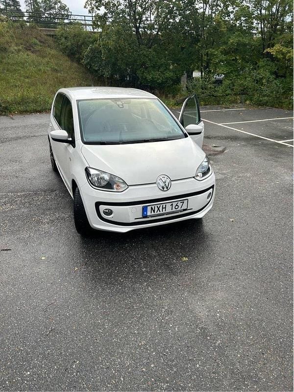 Vit Begagnad 2016 VW up! high up! Halvkombi | 88 000 kr (Marknadspris) - Bild 1/4