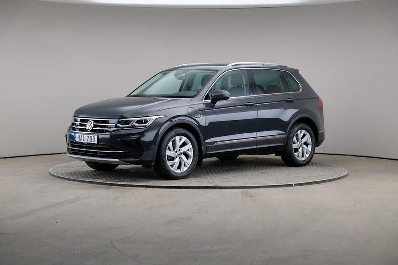 Begagnad VW Tiguan Elegance 245 HK (180 kW) 2021 Grå SUV