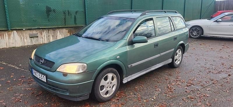 Grön Begagnad 2000 Opel Astra Kombi | 22 500 kr (Marknadspris) - Bild 1/4
