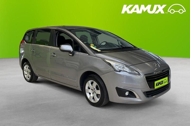 Silver/grå Begagnad 2016 Peugeot 5008 Minibuss | 99 800 kr (Lite dyr) - Bild 1/4