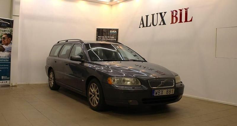 Grå Begagnad 2005 Volvo V70 Momentum Kombi | 24 900 kr (Bra pris) - Bild 1/4