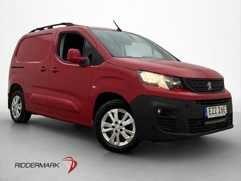 Begagnad Peugeot Partner 131 HK (96 kW) 2019 Röd Minibuss