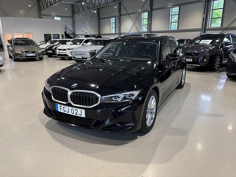 Svart Begagnad 2023 BMW 320 Shadowline Kombi | 359 500 kr (Bra pris) - Bild 1/4