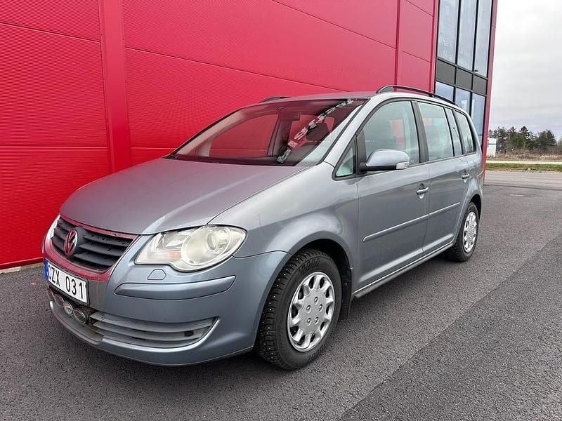 Begagnad 2009 VW Touran Minibuss | 29 900 kr (Marknadspris) - Bild 1/4