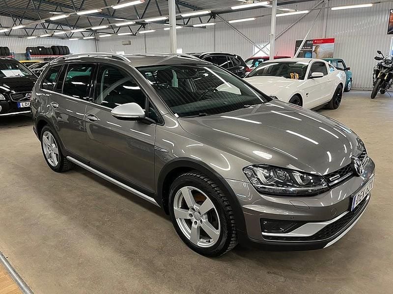 Begagnad VW Golf Alltrack 184 HK (135 kW) 2016 Grå Kombi