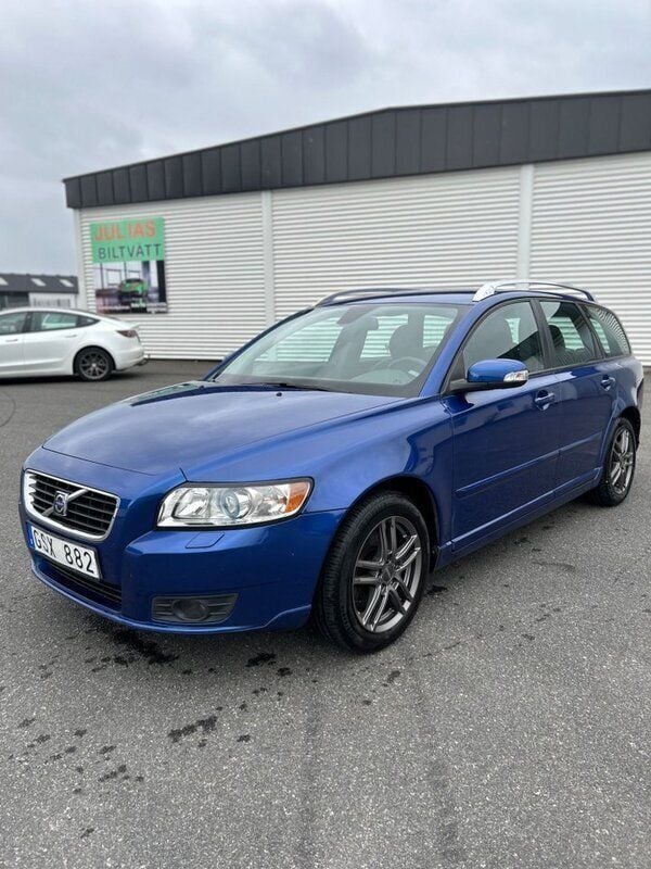 Blå Begagnad 2008 Volvo V50 Summum Kombi | 37 500 kr (Marknadspris) - Bild 1/4