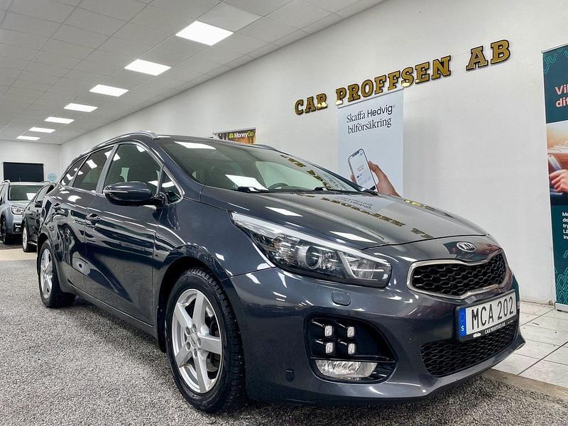 Grå Begagnad 2016 Kia Ceed Kombi | 124 900 kr (Marknadspris) - Bild 1/4