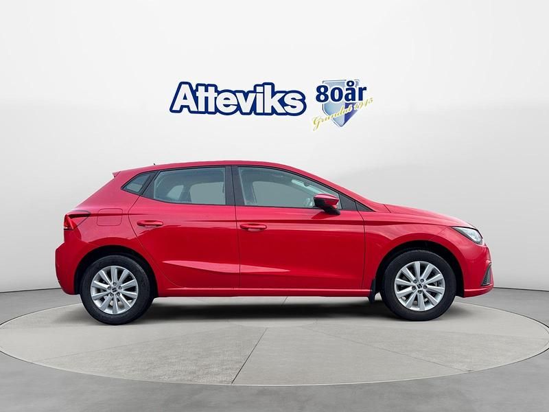 Begagnad Seat Ibiza Style 112 HK (82 kW) 2023 Röd Halvkombi