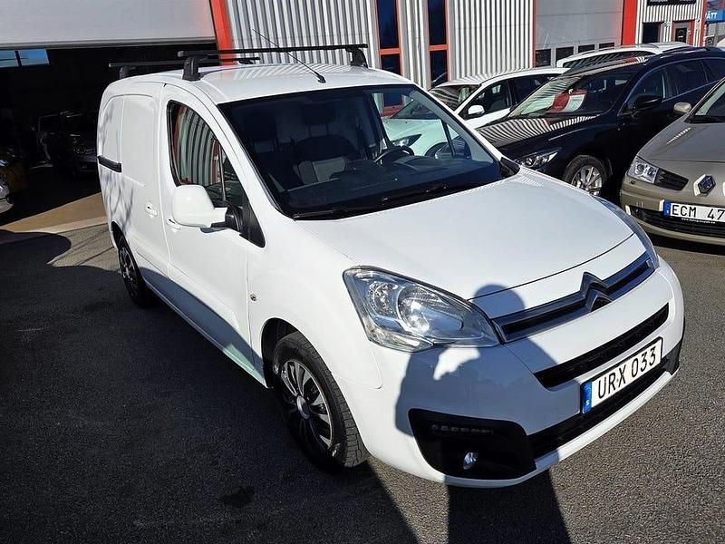 Begagnad Citroën Berlingo 99 HK (72 kW) 2017 Vit Minibuss