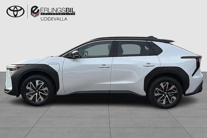 Begagnad Toyota bZ4X Executive 252 kW (343 HK) 2023 Vit SUV