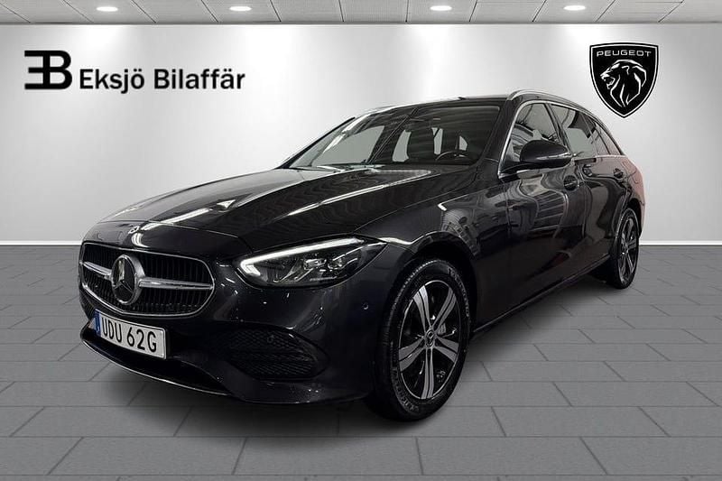 Grå metallic Begagnad 2023 Mercedes C300 Kombi | 399 500 kr - Bild 1/4