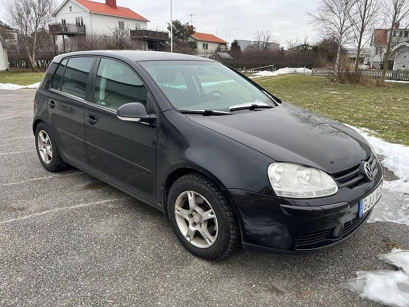 Begagnad VW Golf VI Design 105 HK (77 kW) 2008 Svart Halvkombi