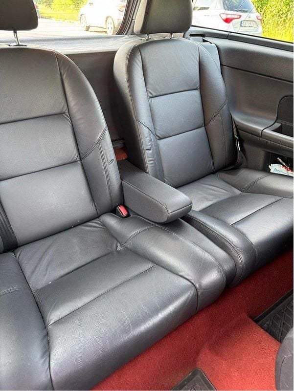 Röd Begagnad 2010 Volvo C30 Summum Halvkombi | 36 500 kr (Marknadspris) - Bild 1/4
