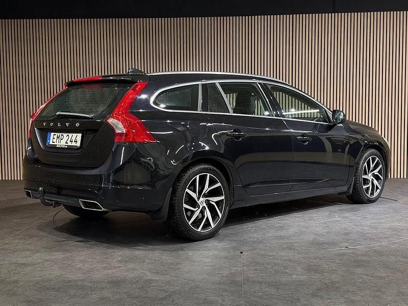 Begagnad Volvo V60 Summum 181 HK (133 kW) 2014 Svart Kombi