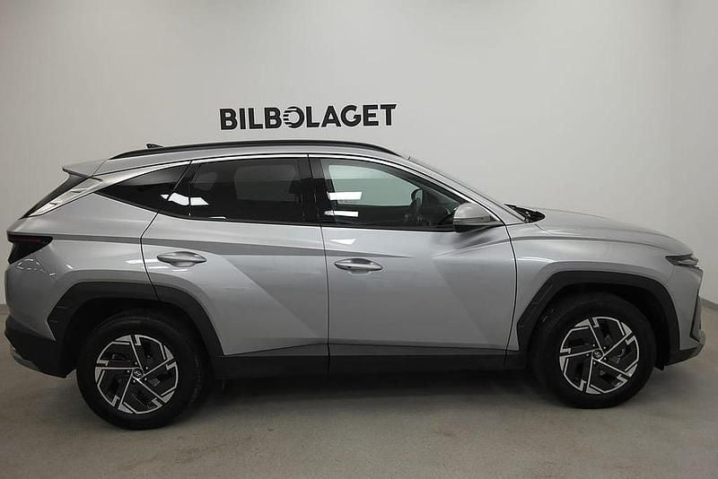 Begagnad Hyundai Tucson Essential 218 HK (160 kW) 2024 Grå SUV
