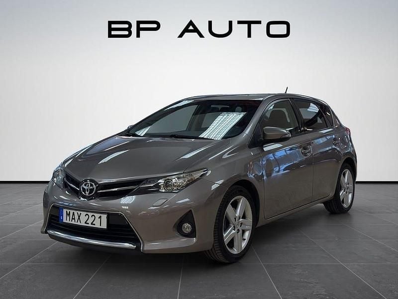 Brun Begagnad 2014 Toyota Auris Edition Halvkombi | 89 500 kr (Marknadspris) - Bild 1/4