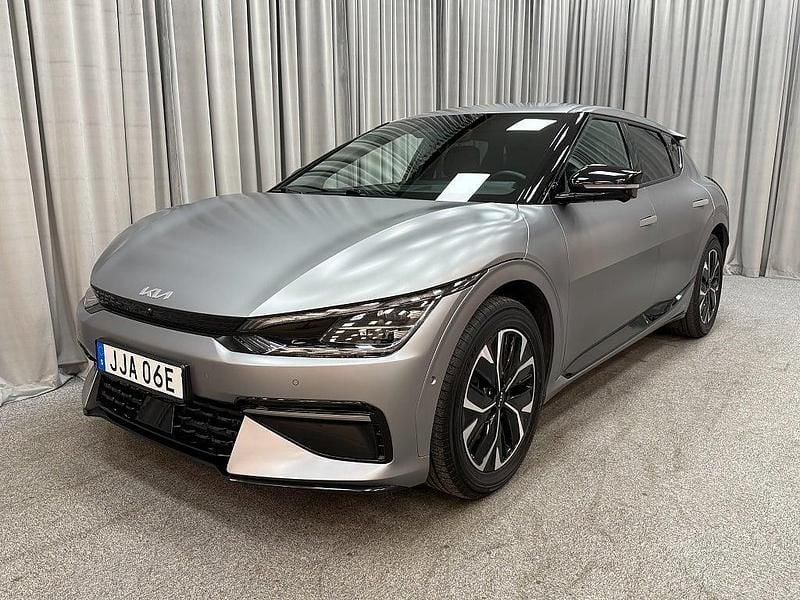 Grå Begagnad 2022 Kia EV6 GT-Line SUV | 388 900 kr (Marknadspris) - Bild 1/4