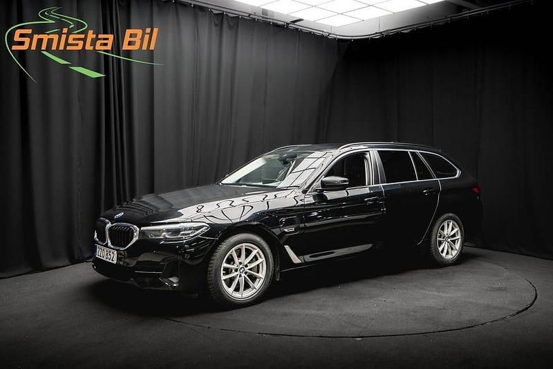 Svart Begagnad 2022 BMW 530 Kombi | 289 900 kr - Bild 1/3