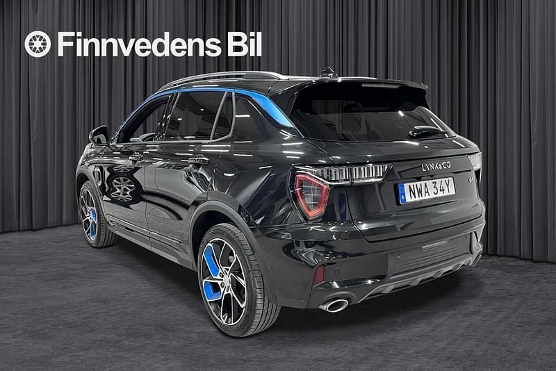 Begagnad Lynk & Co 01 264 HK (194 kW) 2023 Svart SUV