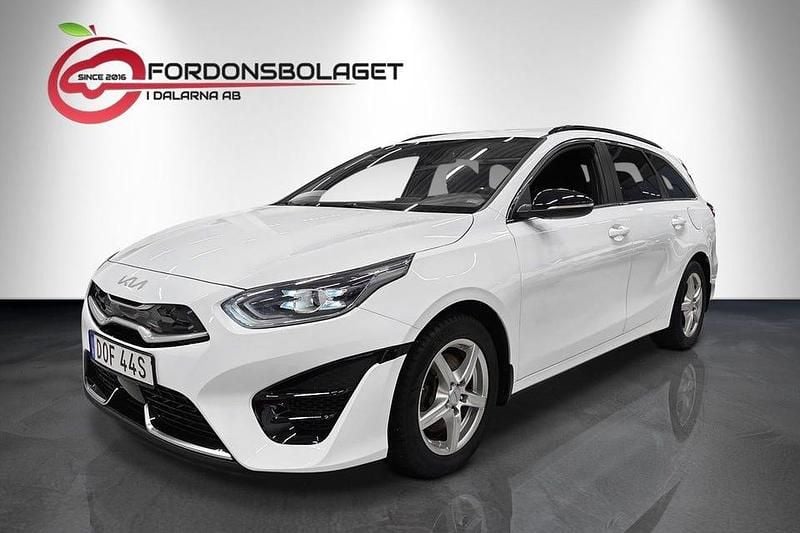Vit Begagnad 2019 Kia Ceed Sportswagon GT-Line Kombi | 184 900 kr (Marknadspris) - Bild 1/4