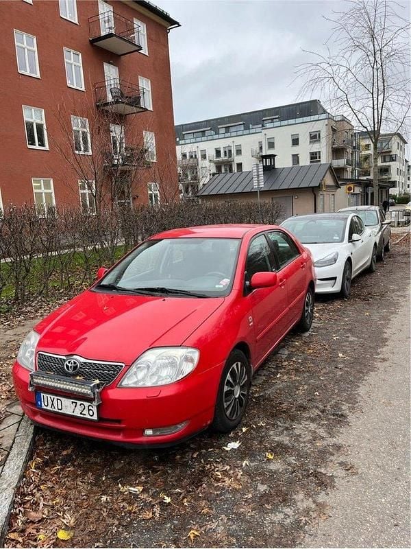 Röd Begagnad 2004 Toyota Corolla Sedan | 42 000 kr (Bra pris) - Bild 1/4